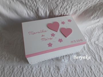 Svatební truhlička se srdíčky a kytičkami