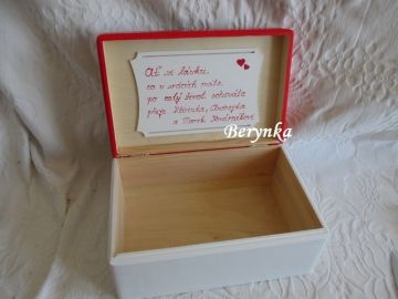 Svatební truhlička se srdíčky a kytičkami