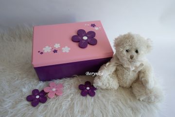 Dřevěné bedýnky s kytičkami