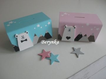 Dřevěná pokladnička s medvědem a horami