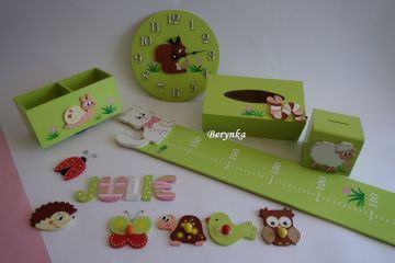 Dřevěné dekorace - zeleno-žluté se zvířátky