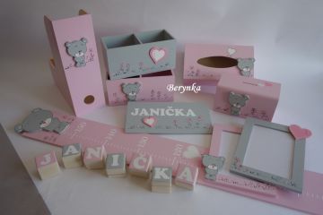 Růžovo-šedé s méďou