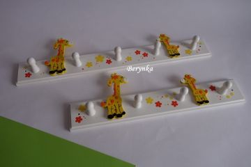 Dětský věšák s různými zvířátky