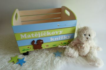 Dřevěná bedýnka s pejskem