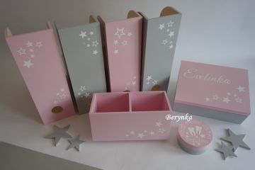 Dřevěné dekorace s hvězdičkami