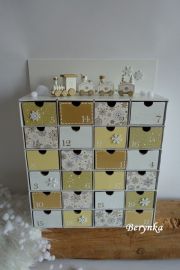 Adventní kalendář *zlato-bílý* s mašinkou - různá provedení