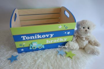 Dřevěná bedýnka s bagrem