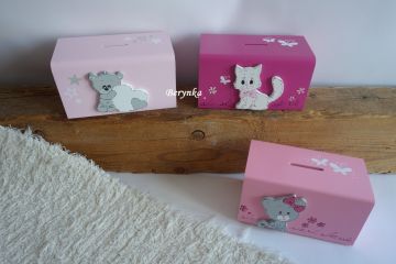 Dřevěná pokladnička s medvídkem se srdíčkem