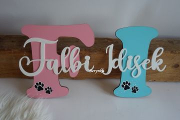 Dřevěné písmeno s ťapkami