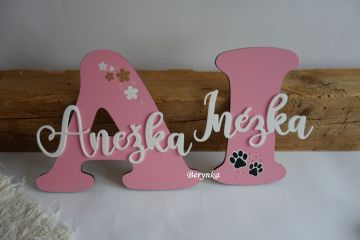 Dřevěné písmeno se jménem