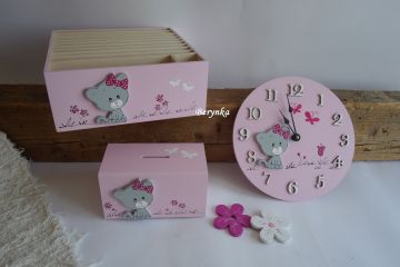 Dekorace v pudrově růžové barvě - s koťátkem