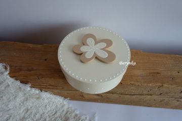 Krabičky s nepravidelnou kytičkou