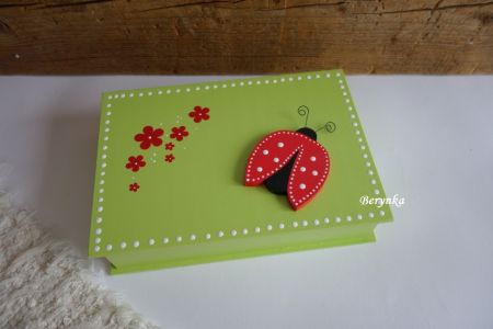 Krabička s beruškou