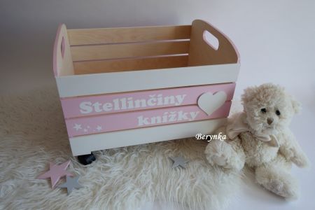 Dřevěná bedýnka se srdíčkem