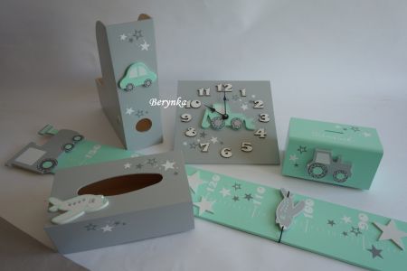 Dekorace mátovo-šedé s autíčky