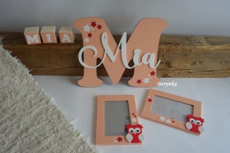 Dekorace v meruňkové s kytičkami