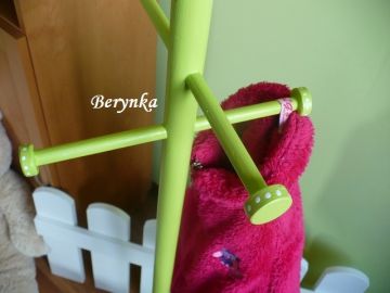 Věšák - němý sluha s kytičkou