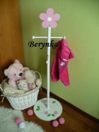 Věšák - němý sluha s kytičkou