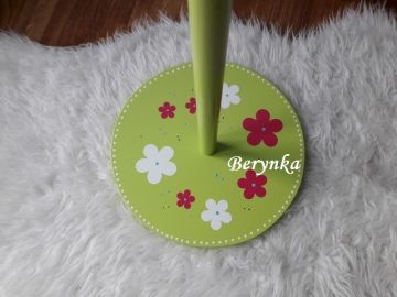 Věšák - němý sluha s kytičkou