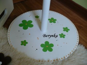 Věšák - němý sluha se sovičkou