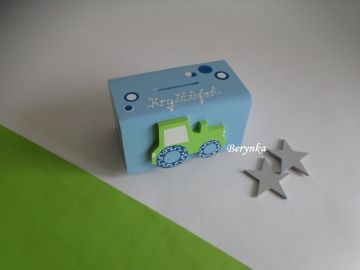 Dřevěná pokladnička s traktorem