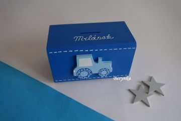 Dřevěná pokladnička s traktorem