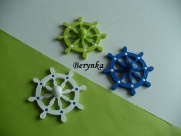 Dětský věšáček kormidlo