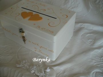 Svatební bedýnka se srdíčky a spirálkami