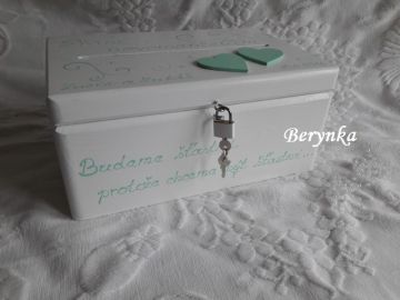 Svatební bedýnka se srdíčky a spirálkami