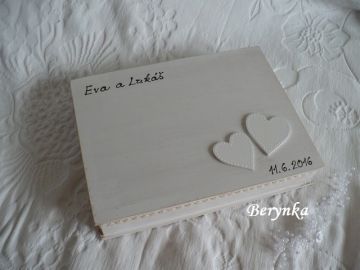 Svatební krabička patinovaná s krajkou