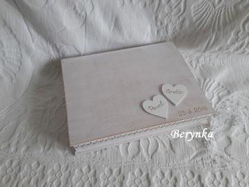 Svatební krabička patinovaná s krajkou