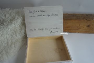 Svatební krabička patinovaná s krajkou