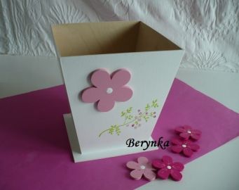 Odpadkový koš s kytičkou