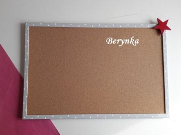 Dřevěné dekorace - šedé s malinovou hvězdičkou