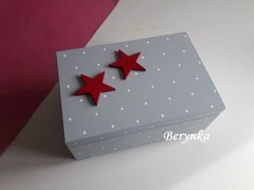 Dřevěné dekorace - šedé s malinovou hvězdičkou