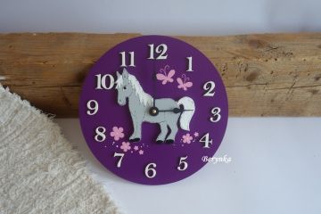 Hodiny s koníkem - kulaté/čtvercové