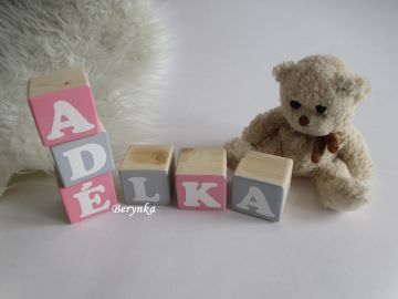 Dřevěné kostičky růžovo-šedé