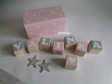 Dřevěné kostičky růžovo-šedé