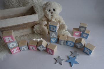 Dřevěné kostičky růžovo-šedé