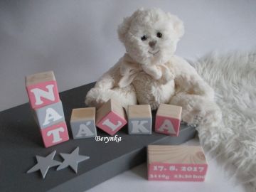 Dřevěné kostičky růžovo-šedé