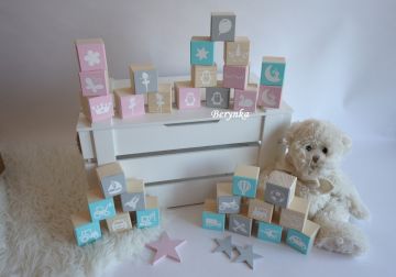 Dřevěné kostičky růžovo-šedé