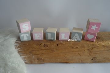 Dřevěné kostičky růžovo-šedé