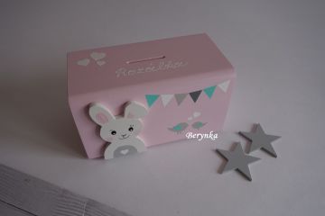 Dřevěná pokladnička v nordic stylu - se zajíčkem