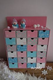 Adventní kalendář růžovo-tyrkysový se sněhuláčky