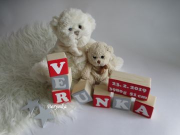 Dřevěné kostičky šedo-červené