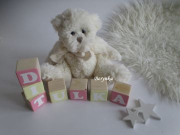 Dřevěné kostičky růžovo-žluté