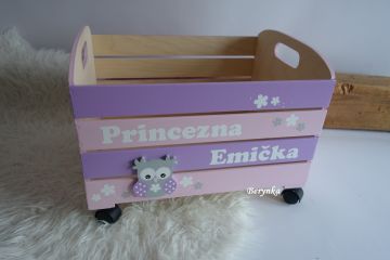 Dřevěná bedýnka se sovičkou - v různých barvách