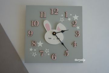 Hodiny se zajíčkem - kulaté/čtvercové