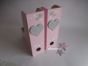 Světle šedá s pudrově růžovou