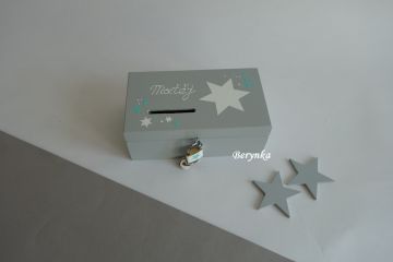 Dřevěná pokladnička s hvězdičkou